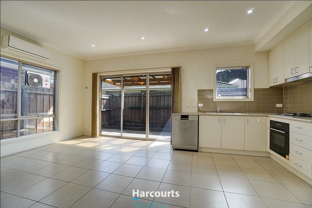 4/12 Newton Crescent, Lalor VIC 3075, Image 2