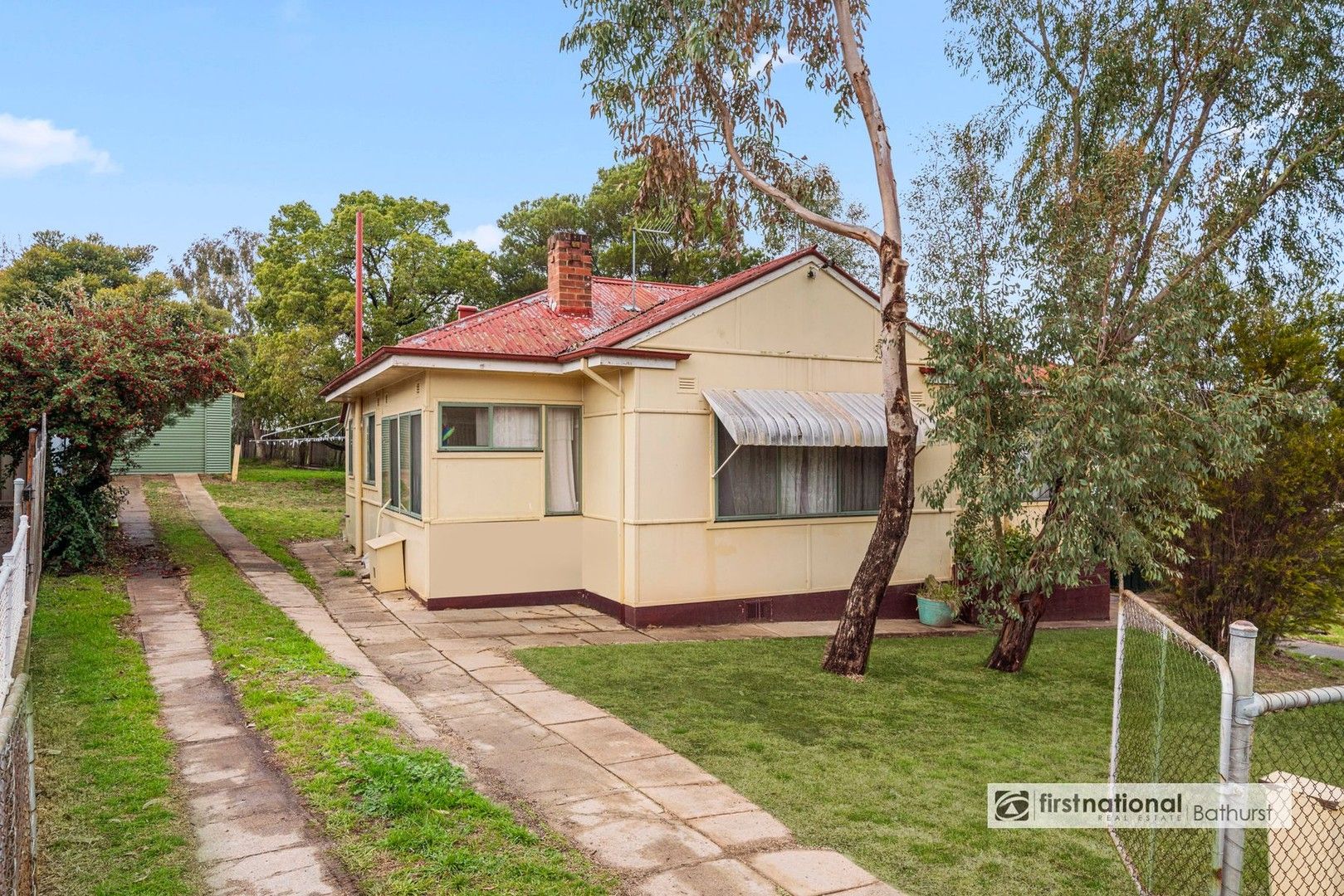 4 bedrooms House in 14 Tremain Avenue WEST BATHURST NSW, 2795