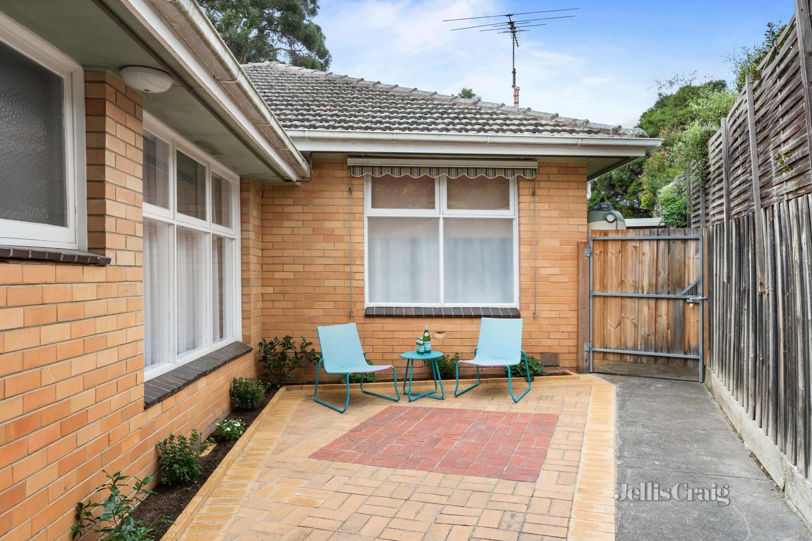 2/33 Logan Street, Canterbury VIC 3126, Image 2