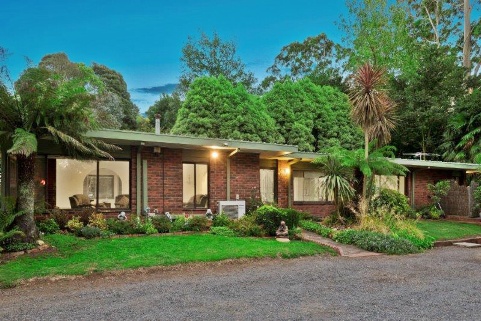 7 Campbell Avenue, Mount Dandenong Property History & Address