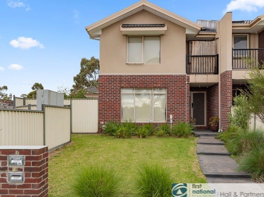 4/139 Endeavour Drive, Cranbourne North VIC 3977 Townhouse For Rent