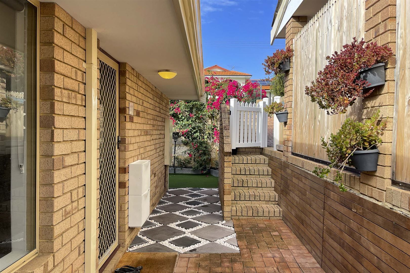 10/1-3 Stanbury Place, Kardinya WA 6163, Image 1