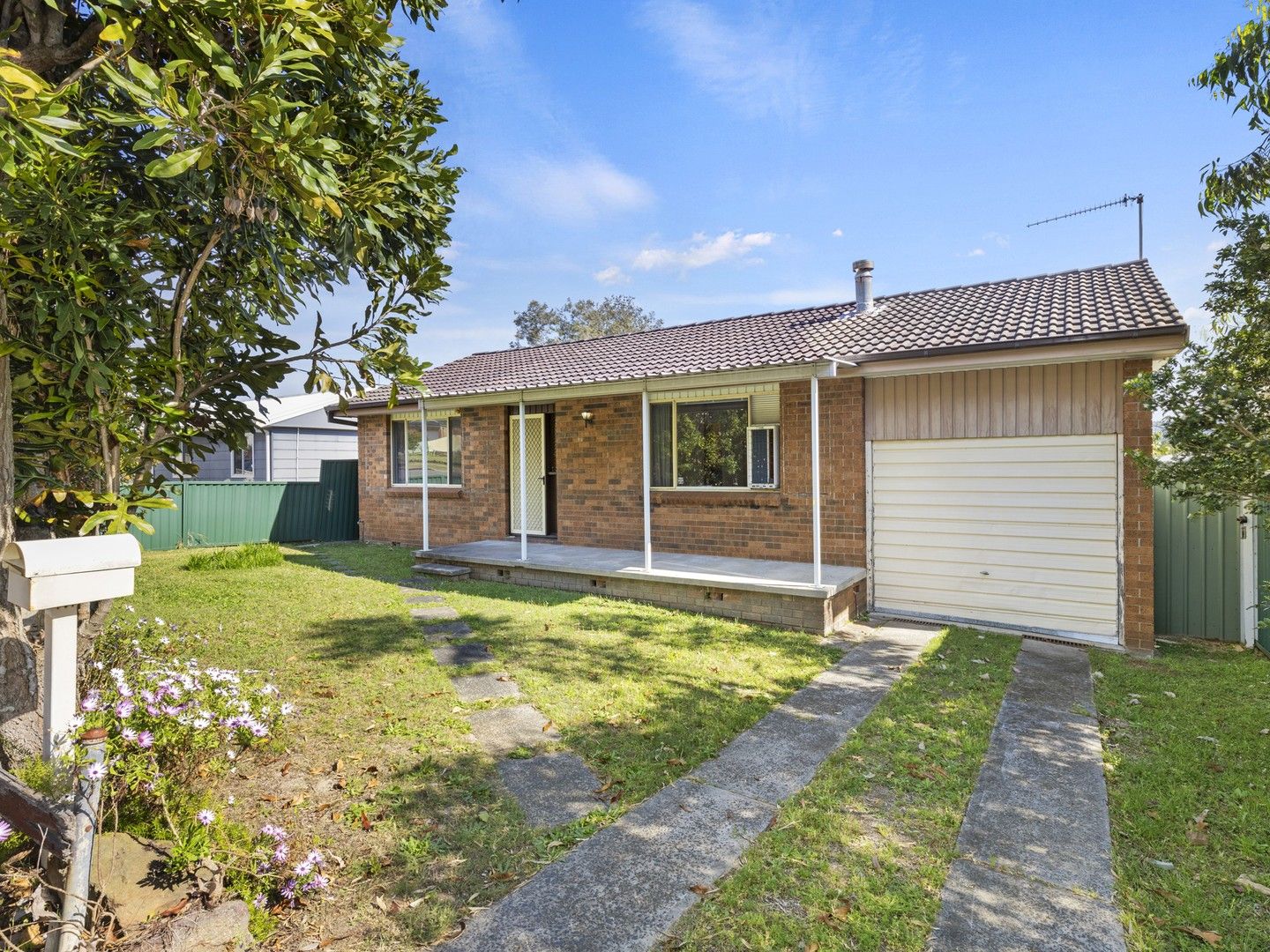 4 bedrooms House in 52 Robertson Road KILLARNEY VALE NSW, 2261