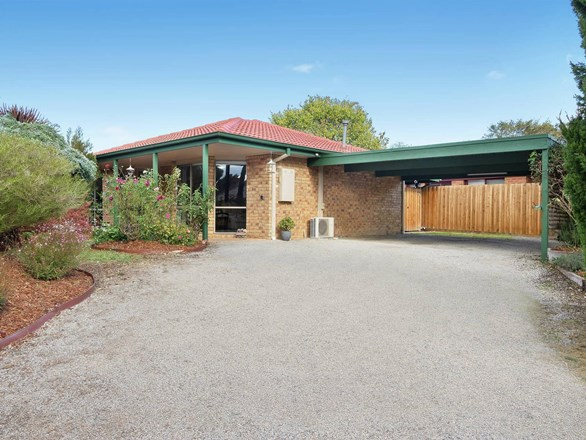 13 Wildwood Walk, Croydon South VIC 3136