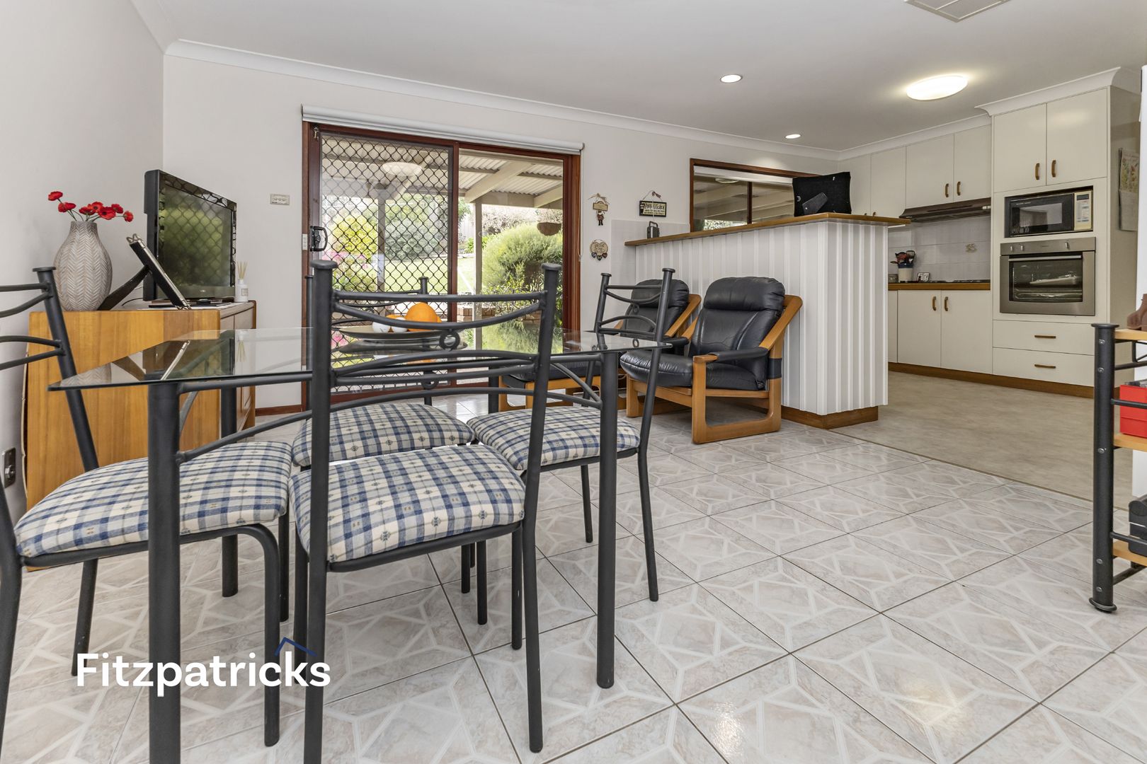 17 Amsterdam Crescent, Tolland NSW 2650, Image 2