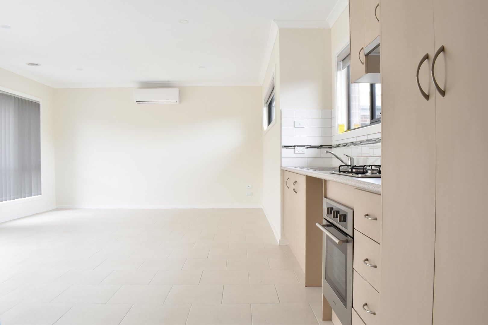 3 bedrooms Apartment / Unit / Flat in 2/30 Highlands Road THOMASTOWN VIC, 3074