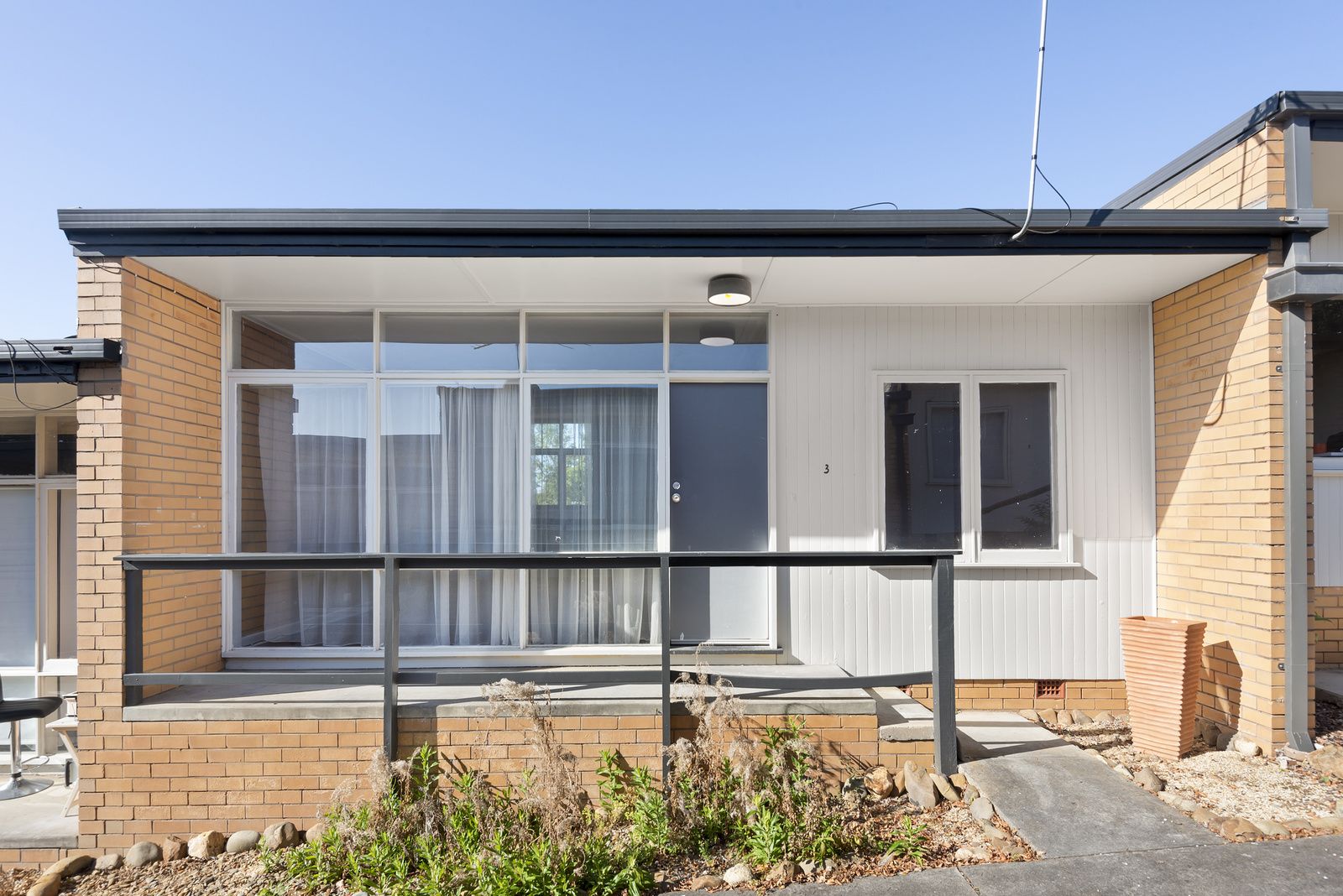 1 bedrooms Apartment / Unit / Flat in 3/6-8 Cara Road HIGHTON VIC, 3216