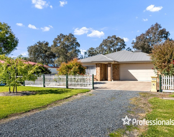 8 Nickless Street, Chiltern VIC 3683