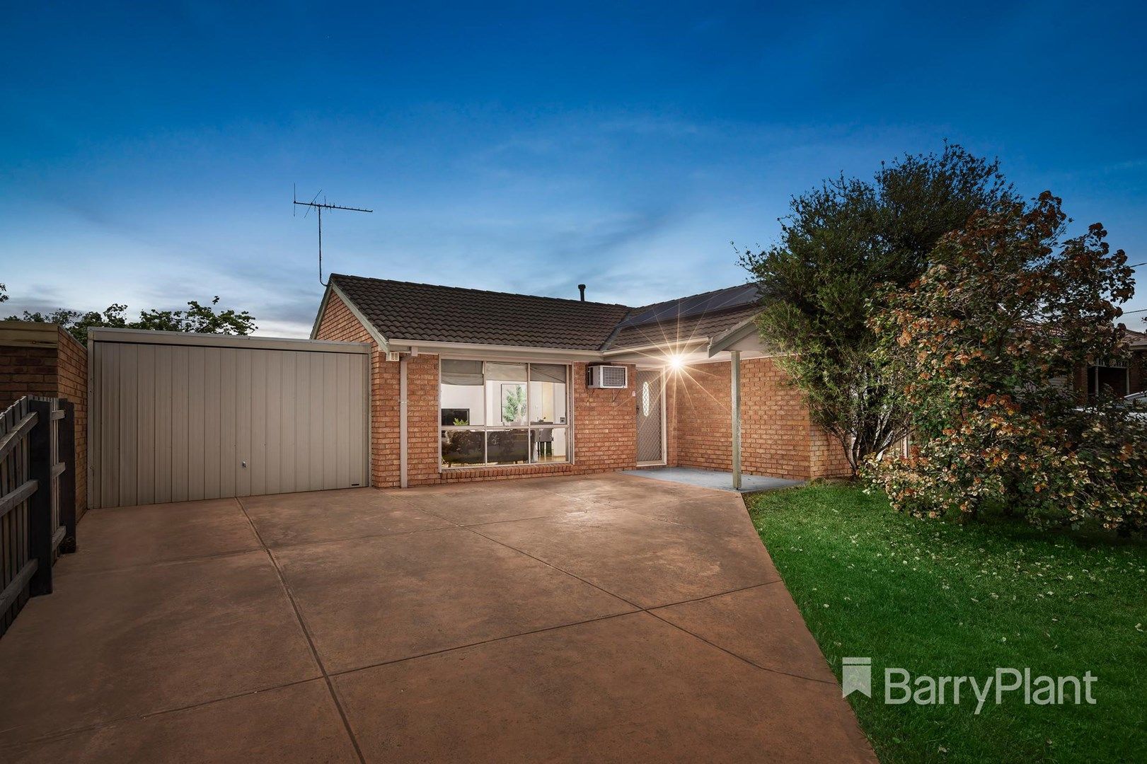 15 Bronsdon Court, Mill Park VIC 3082, Image 0