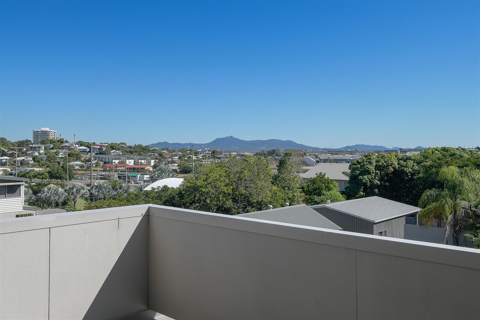 15/100 - 102 Glenlyon Street, Gladstone Central QLD 4680, Image 2