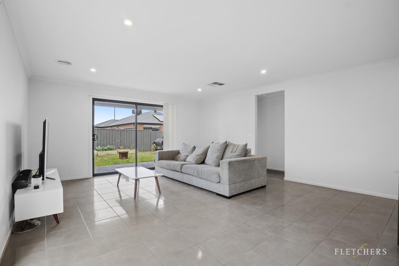 10 Augusta Way, Cobblebank VIC 3338, Image 2