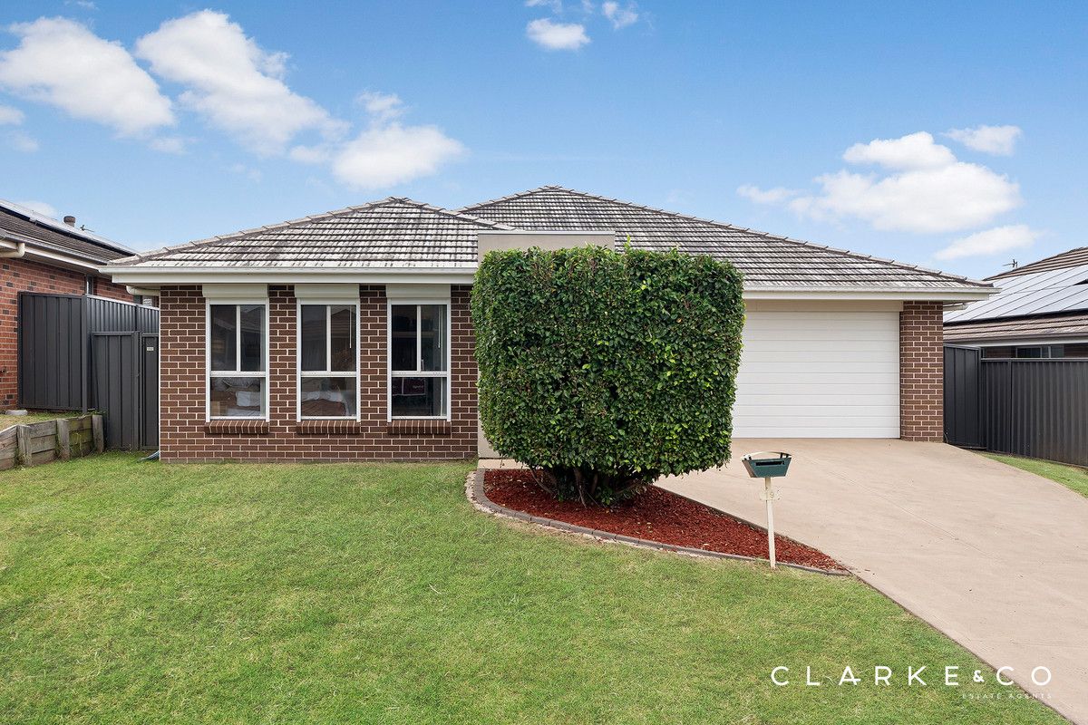 4 bedrooms House in 19 Moorebank Road CLIFTLEIGH NSW, 2321