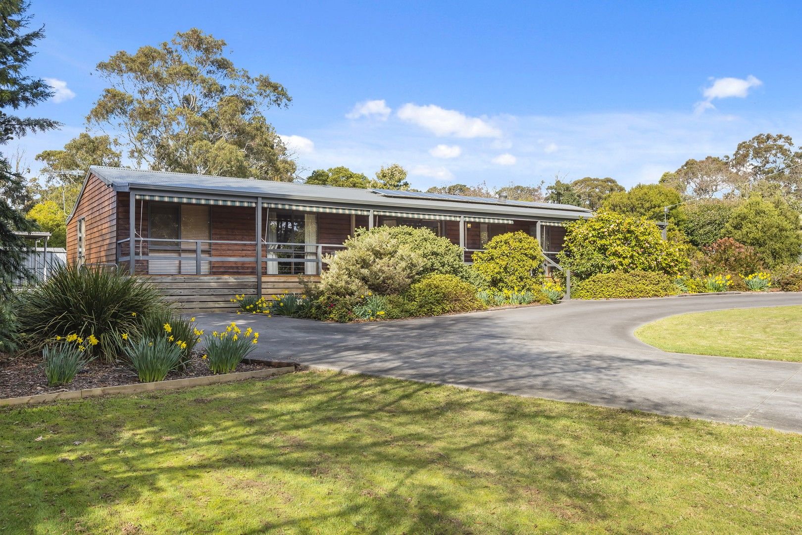 17 Manlangi Court, Macedon VIC 3440, Image 1