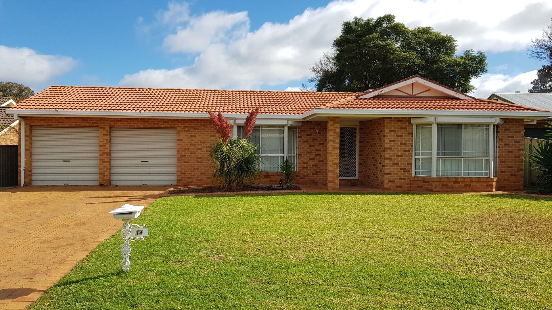 4 bedrooms House in 14 St Albans Way DUBBO NSW, 2830