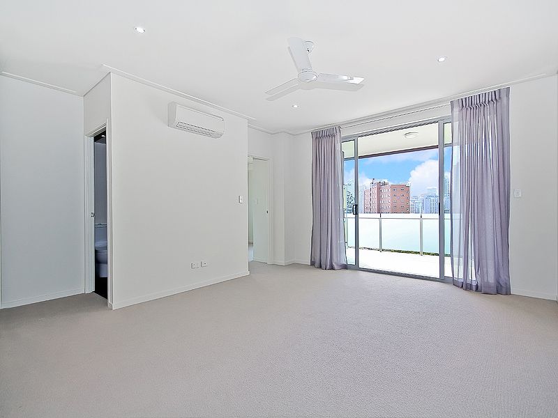 85 O'CONNELL STREET, Kangaroo Point QLD 4169, Image 2