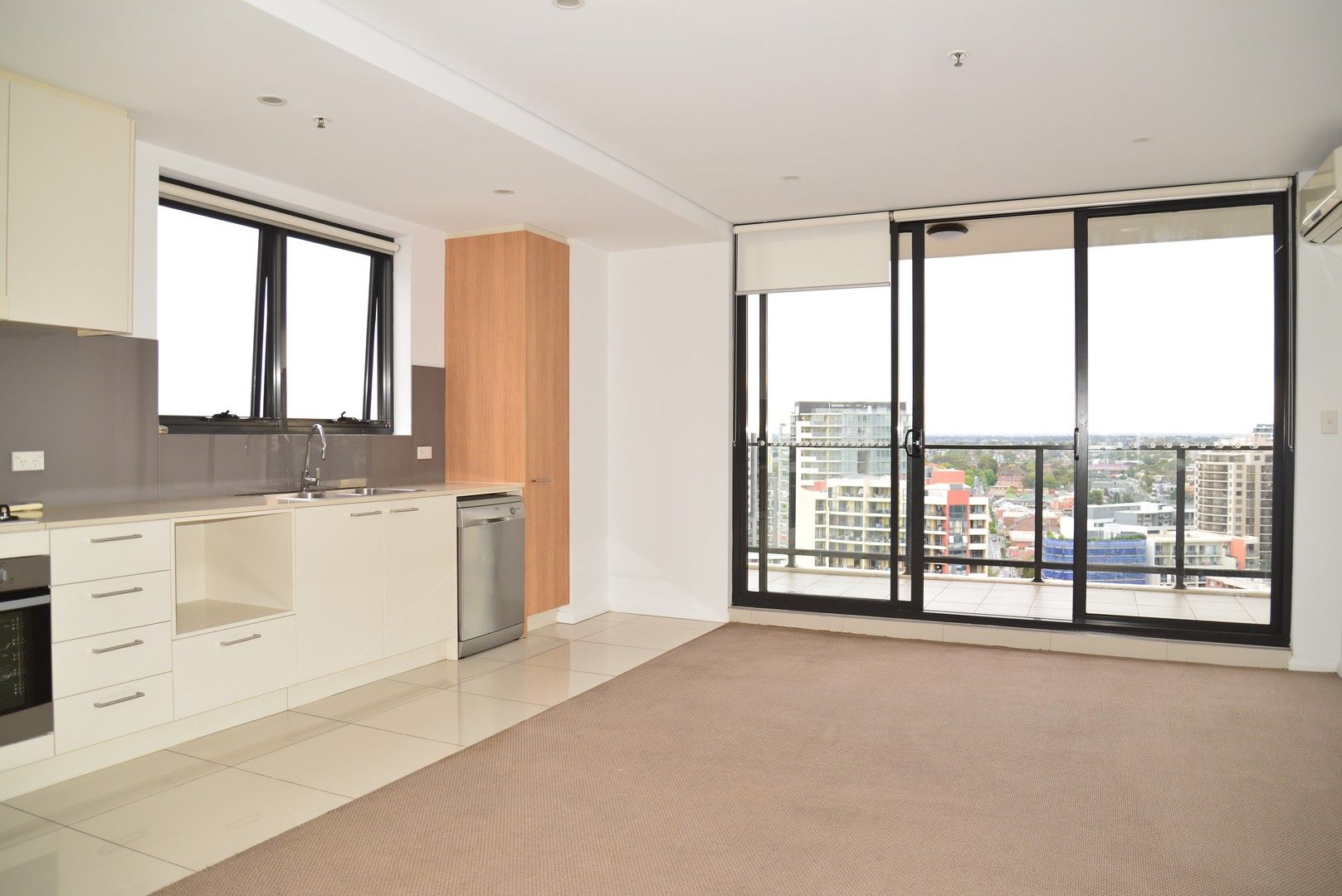 2 bedrooms Apartment / Unit / Flat in Level 19/109-113 GEORGE STREET PARRAMATTA NSW, 2150