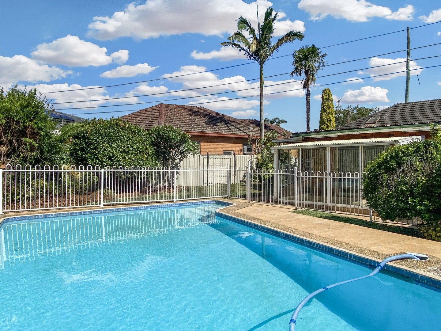 4 bedrooms House in 262 Woronora Road ENGADINE NSW, 2233