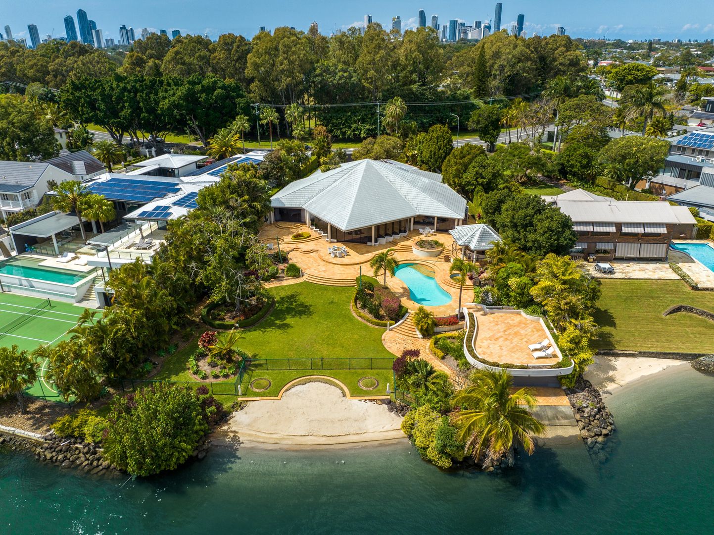 Sold 300 Monaco Street, Broadbeach Waters QLD 4218 on 25 Oct 2022