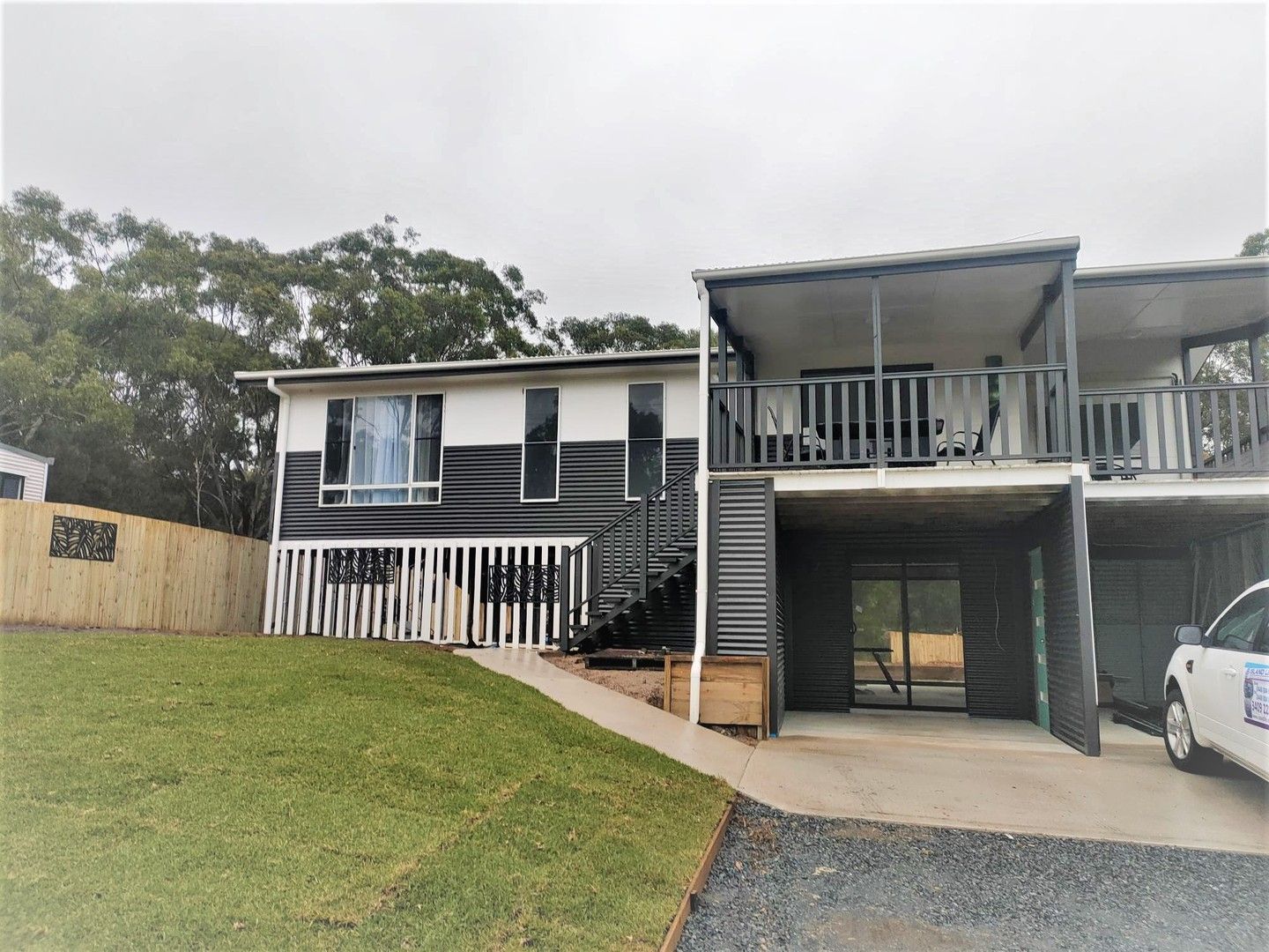2 bedrooms House in 76 Highland Ridge Road RUSSELL ISLAND QLD, 4184