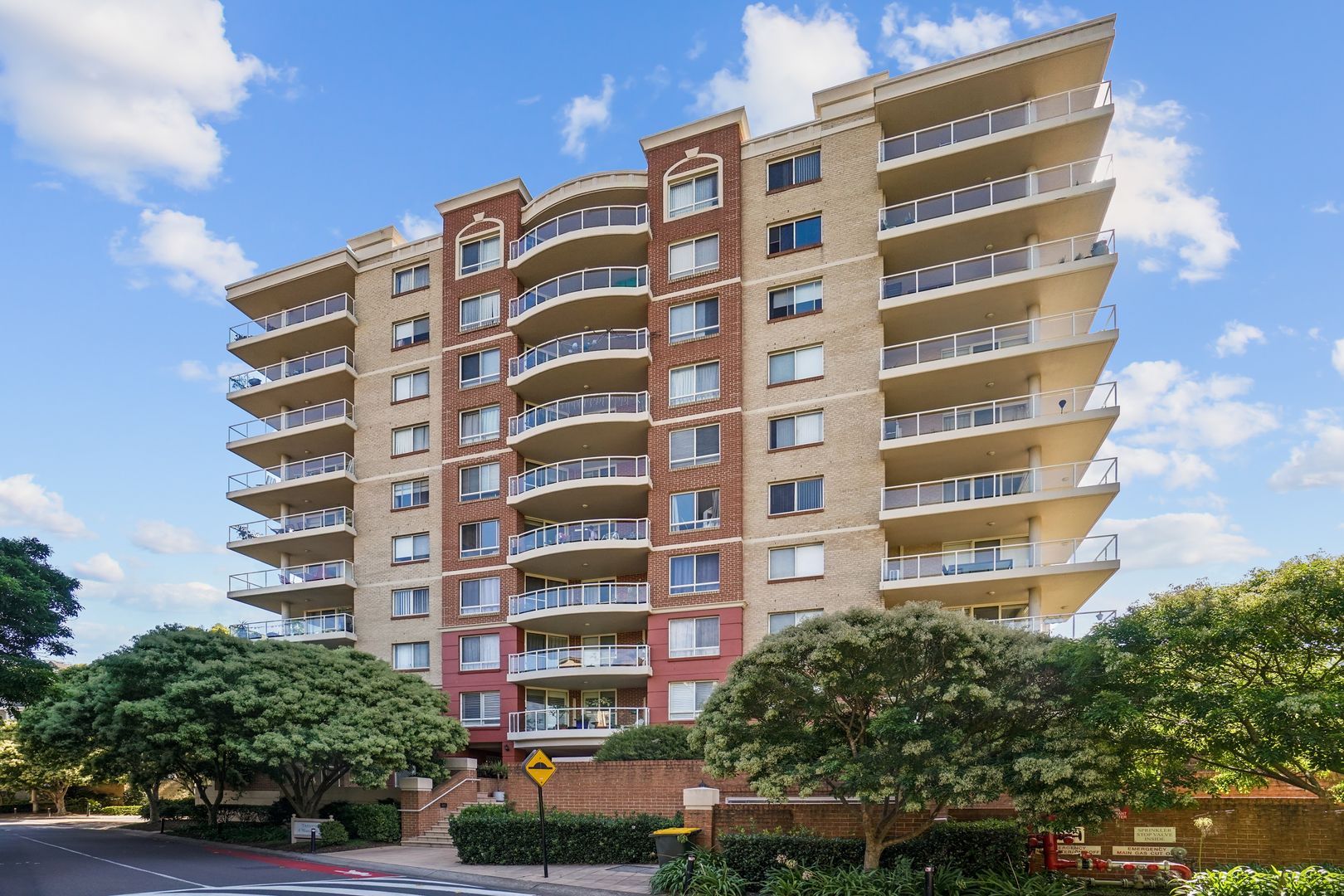 606/4 Wentworth Drive, Liberty Grove Property History & Address Research Domain