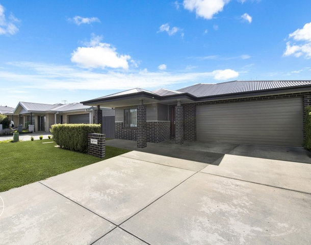 17 Helen Circuit, Googong NSW 2620