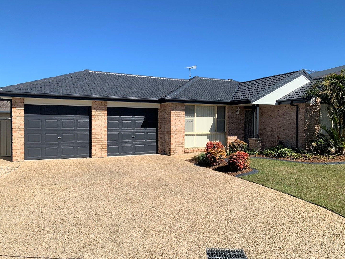 3 bedrooms House in 43 Lady Nelson Place YAMBA NSW, 2464