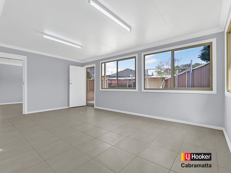 3 Chelsea Drive, Canley Heights NSW 2166, Image 2