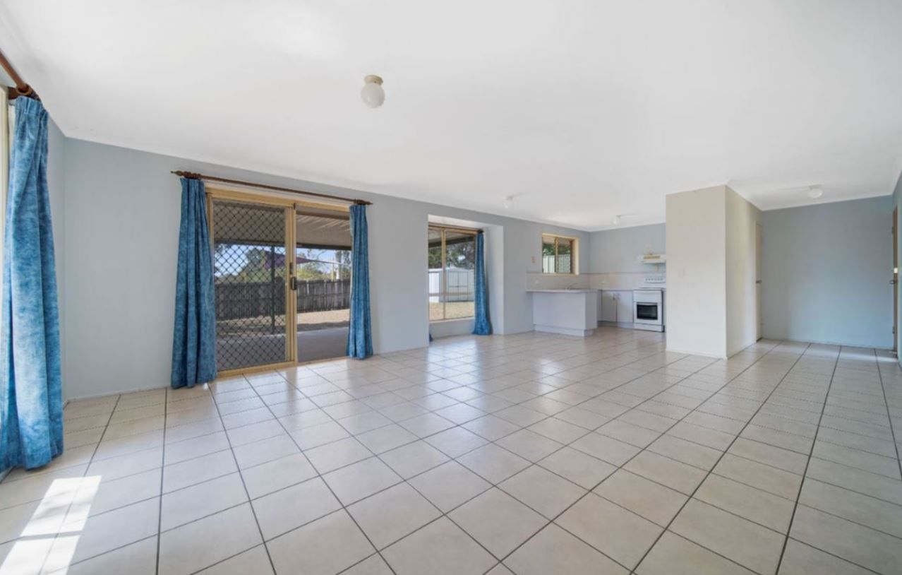 19 Lollard Street, Hillcrest QLD 4118, Image 1