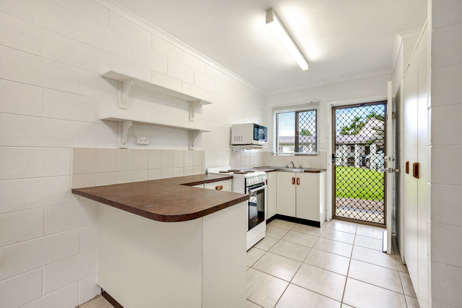 6/108-110 Mayers Street, Manunda QLD 4870, Image 2