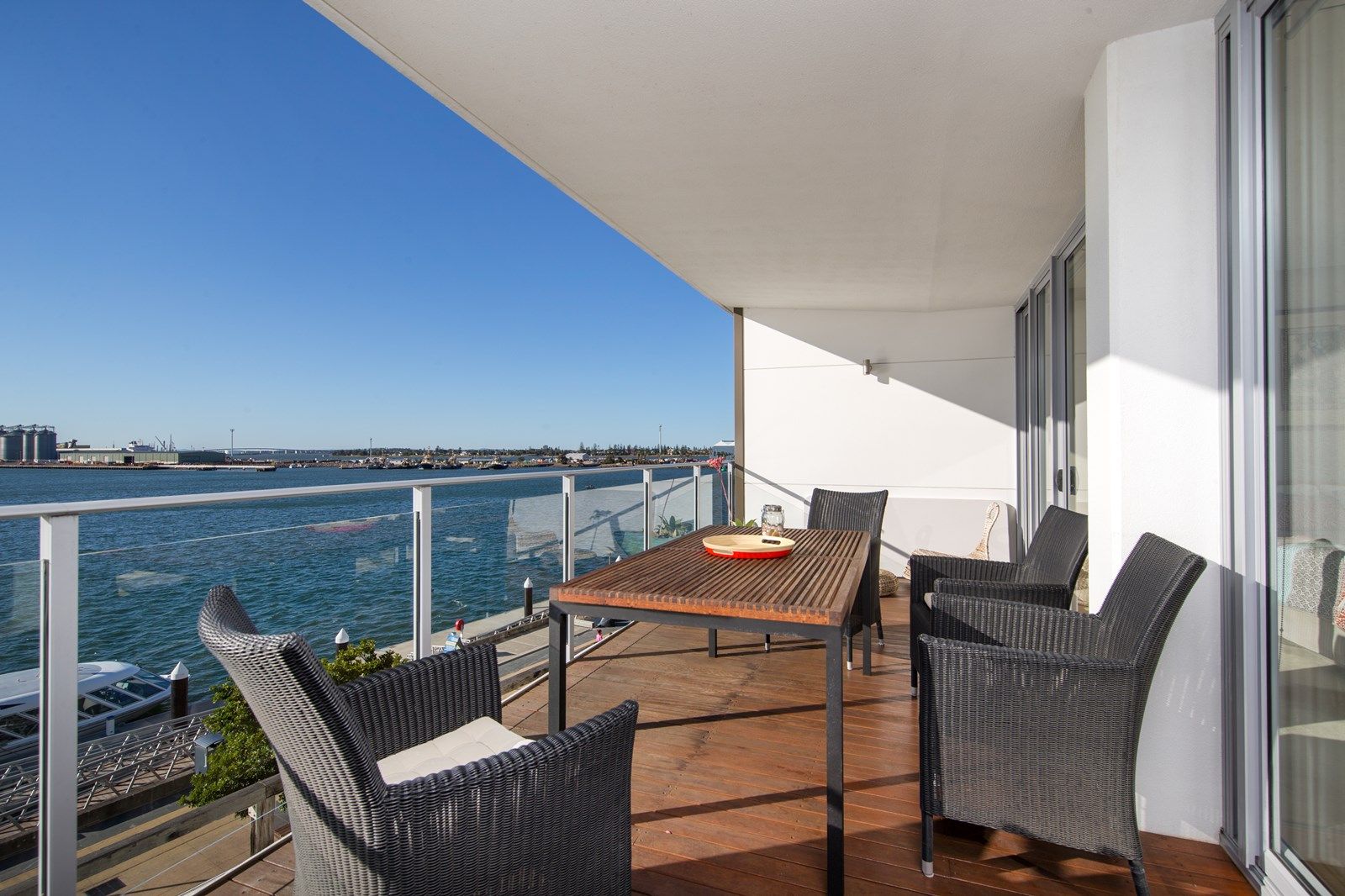 302/7 Honeysuckle Drive, Newcastle NSW 2300, Image 1