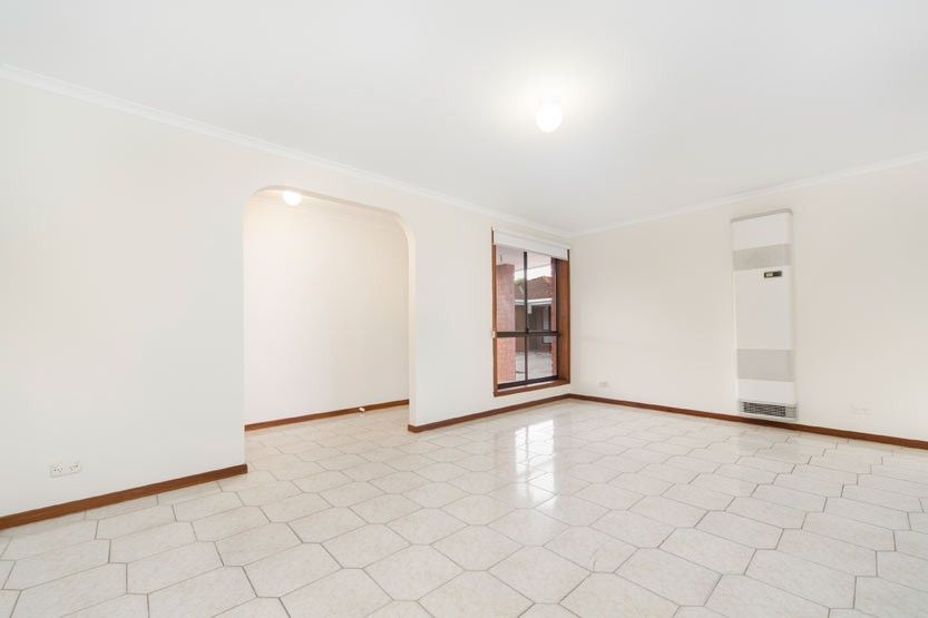 4/16 Bower Drive, WERRIBEE VIC 3030, Image 2