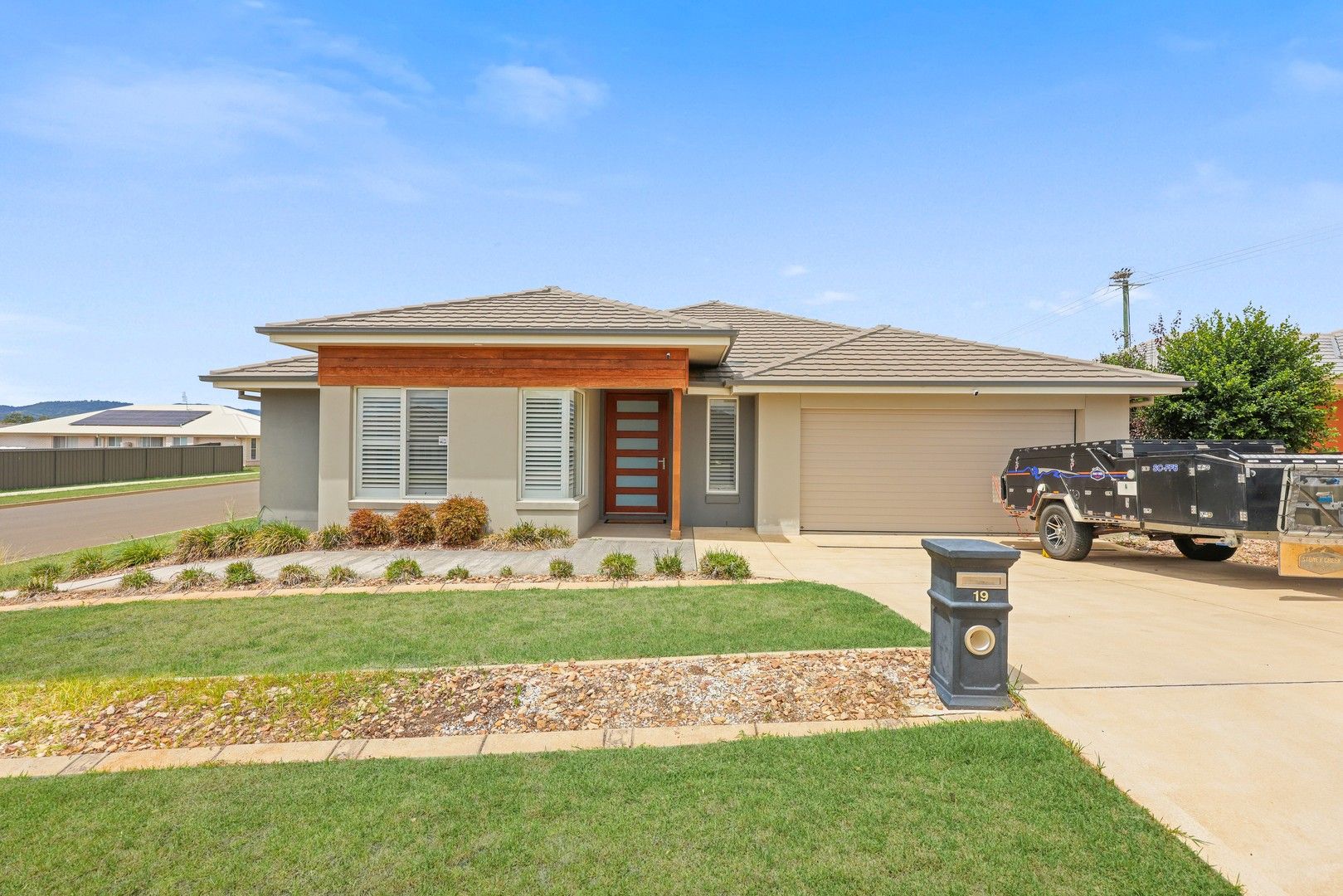 19 Simmental Way, Tamworth NSW 2340, Image 0