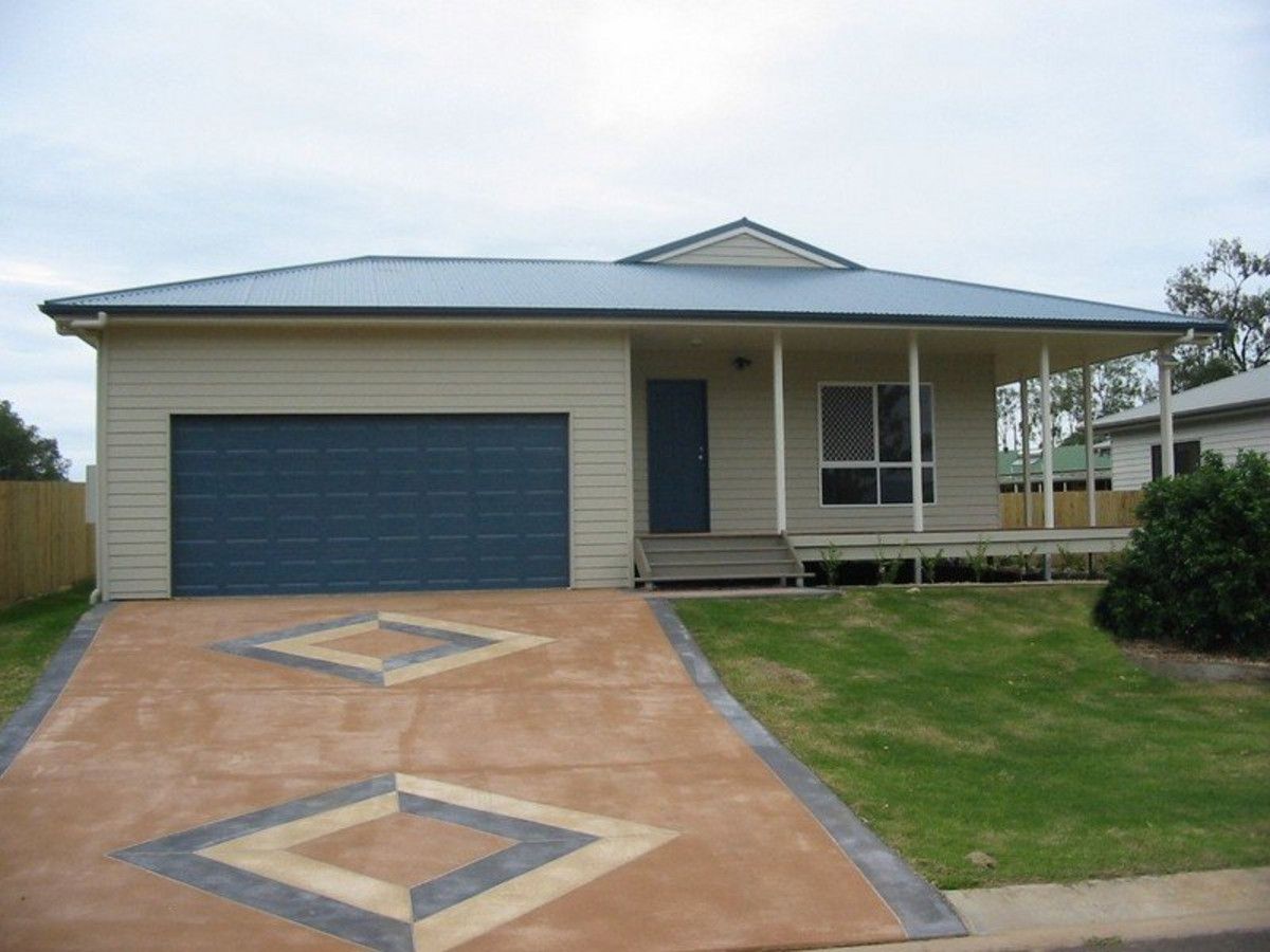 4 bedrooms House in 10 Carly Drive HELIDON QLD, 4344
