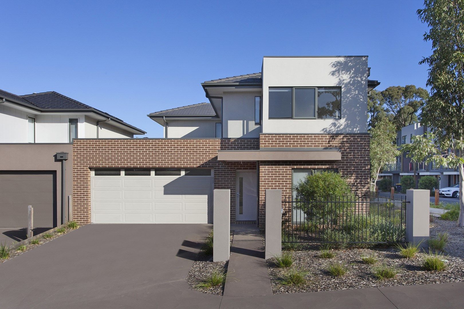 3 bedrooms Townhouse in 2 Garden Place NOTTING HILL VIC, 3168