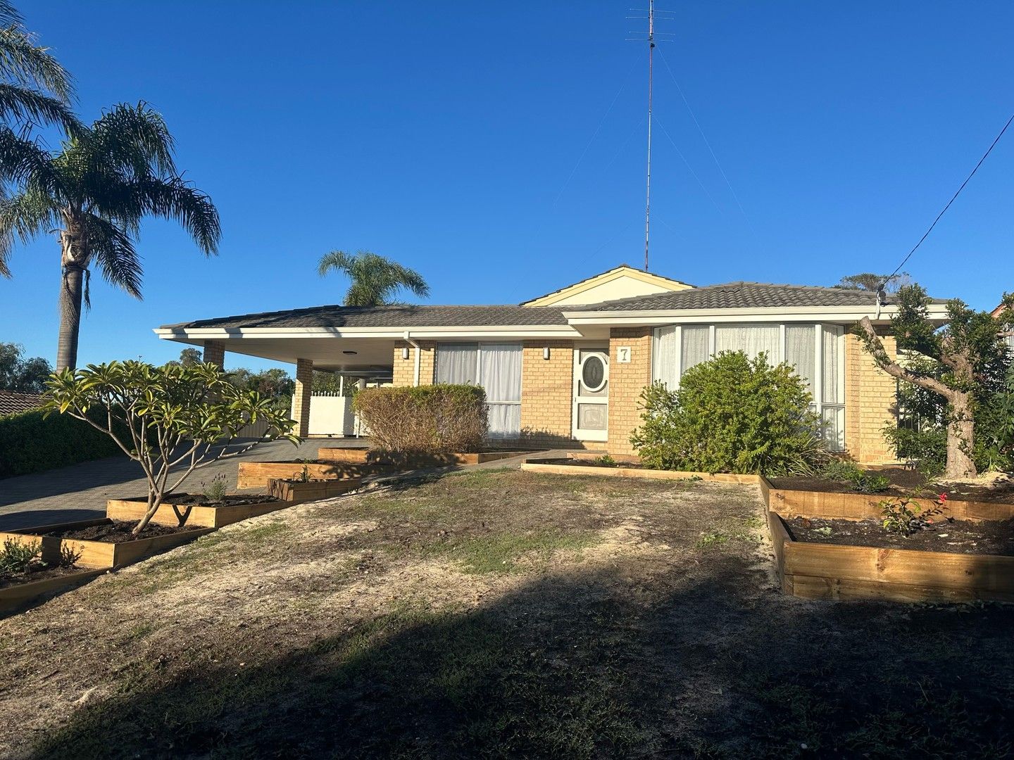 4 bedrooms House in 7 Hockins Place AUSTRALIND WA, 6233