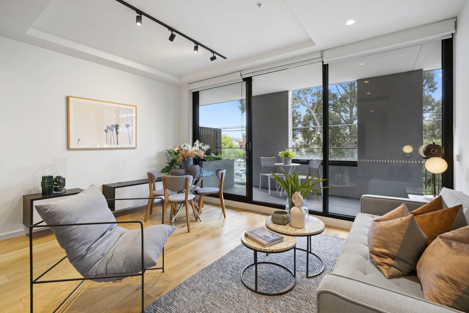 2 bedrooms Apartment / Unit / Flat in 107/8 James Street WINDSOR VIC, 3181