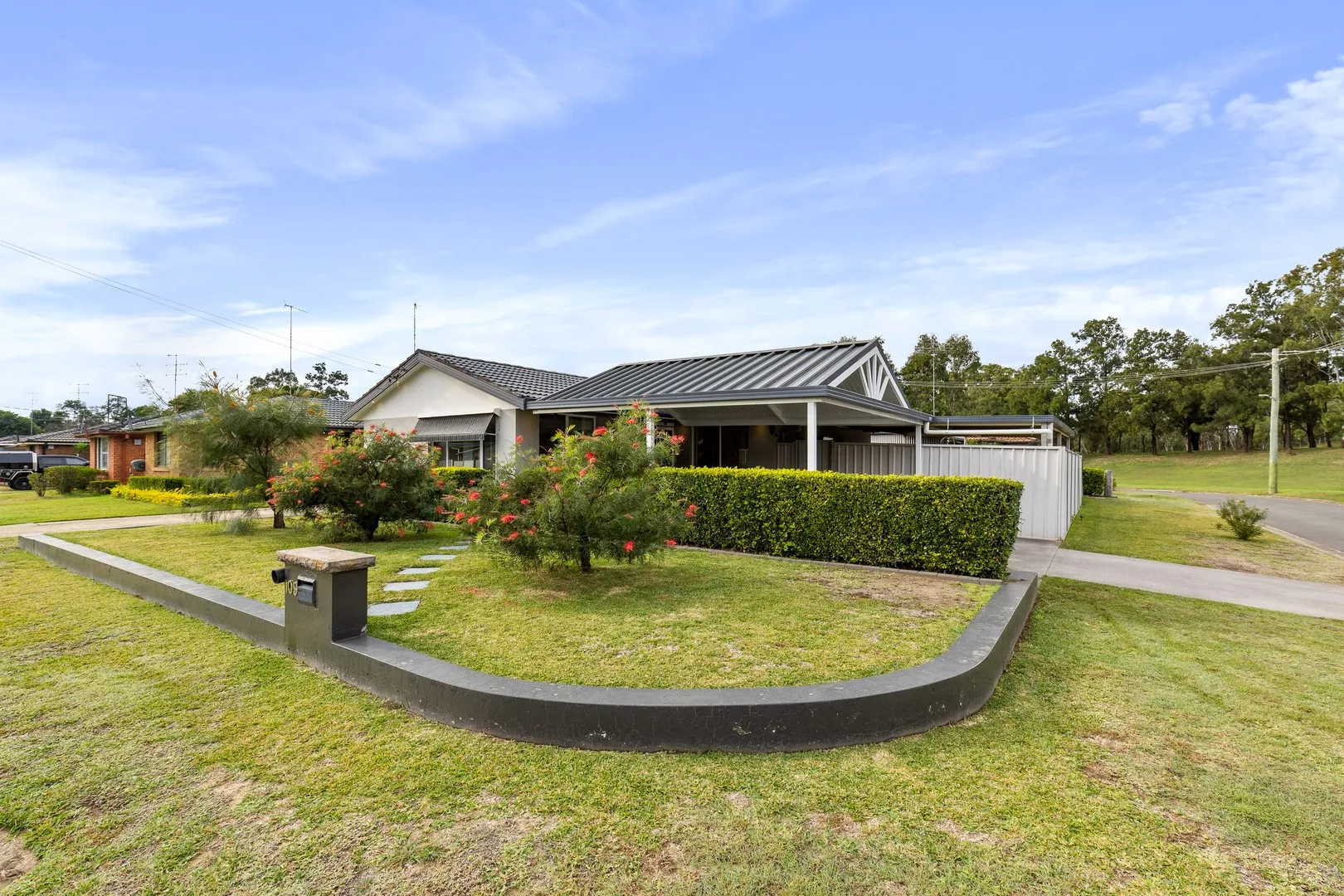 Easy living in Emu Plains, Emu Plains