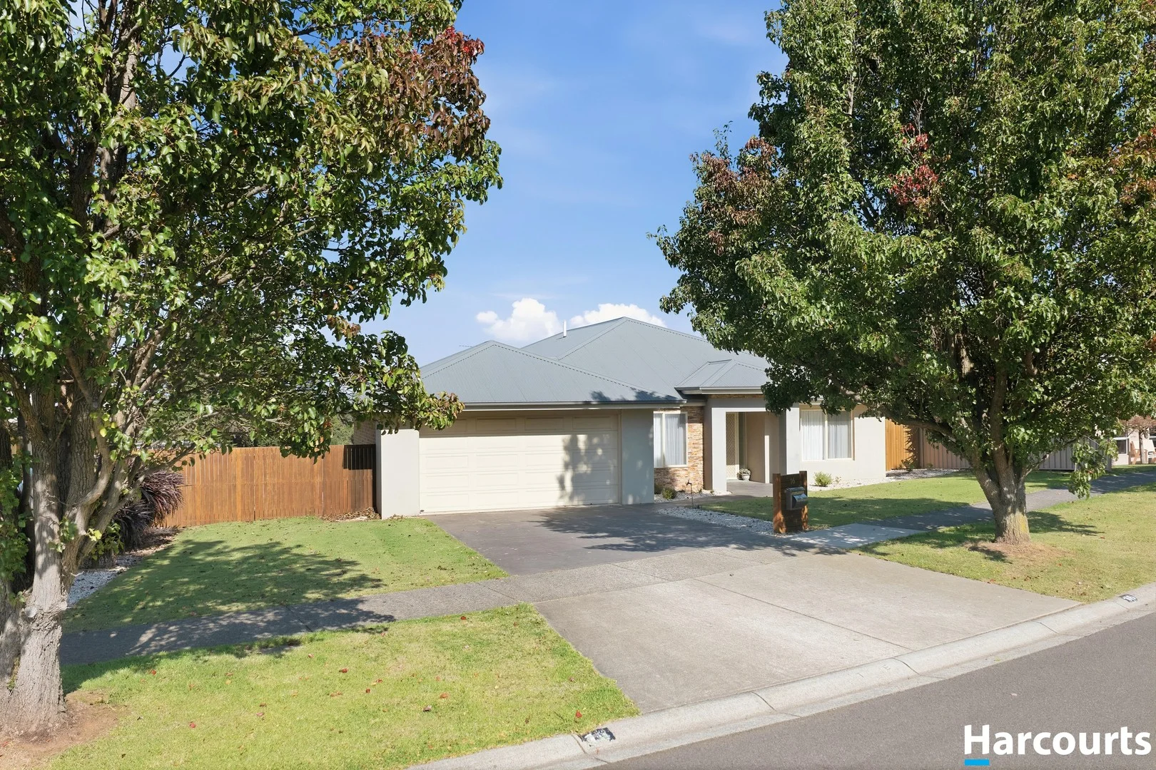 16 Parkside Close, Leongatha VIC 3953