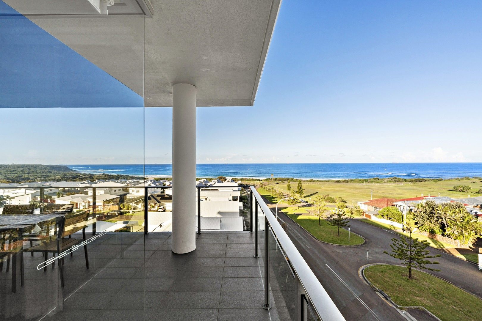 401/1 Mawson Close, Caves Beach NSW 2281, Image 2