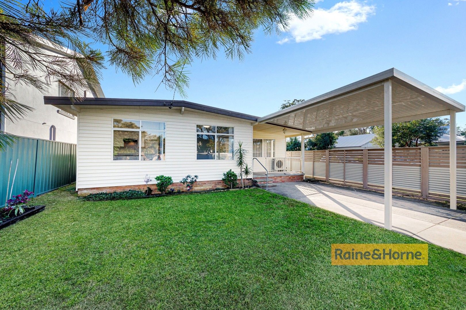 2 bedrooms House in 69 Hobart Avenue UMINA BEACH NSW, 2257