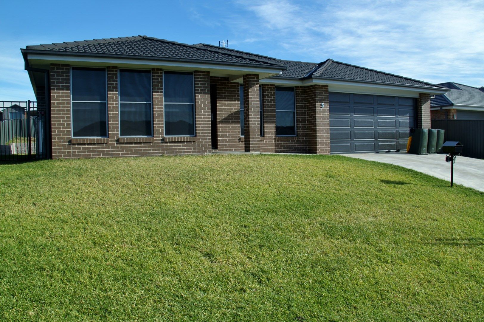 4 bedrooms House in 5 Cockatoo Street TAMWORTH NSW, 2340