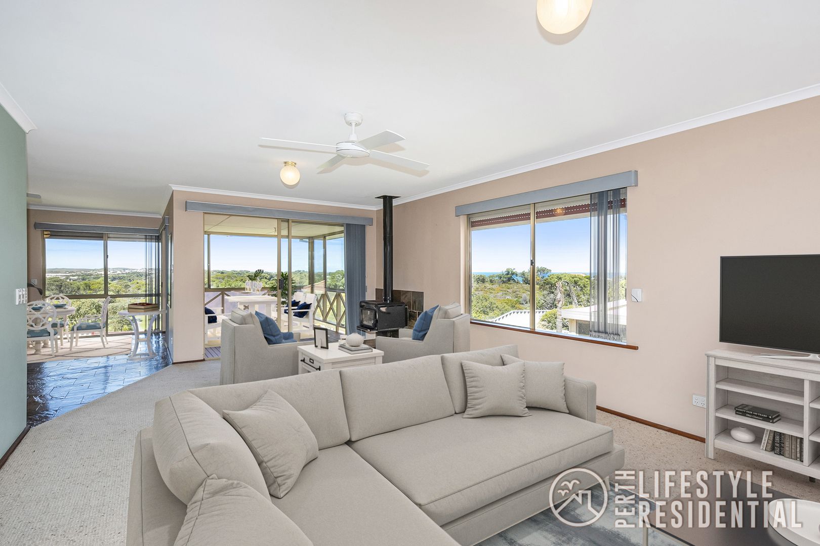 3/8 Collett Place, Guilderton WA 6041, Image 2