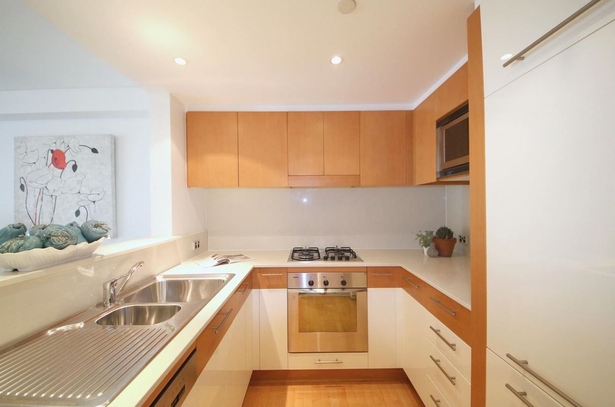 2 bedrooms Apartment / Unit / Flat in 1005/30 Glen Street MILSONS POINT NSW, 2061