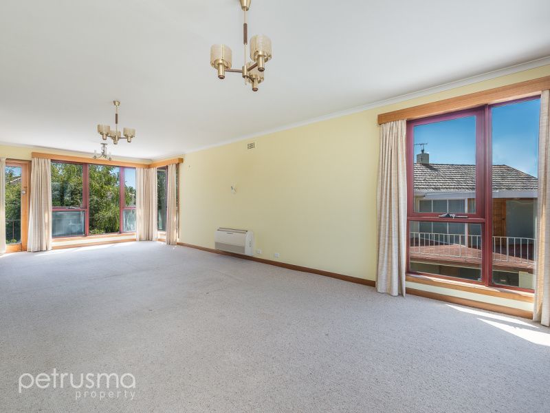 1/15-17 Manresa Court, Sandy Bay TAS 7005, Image 2