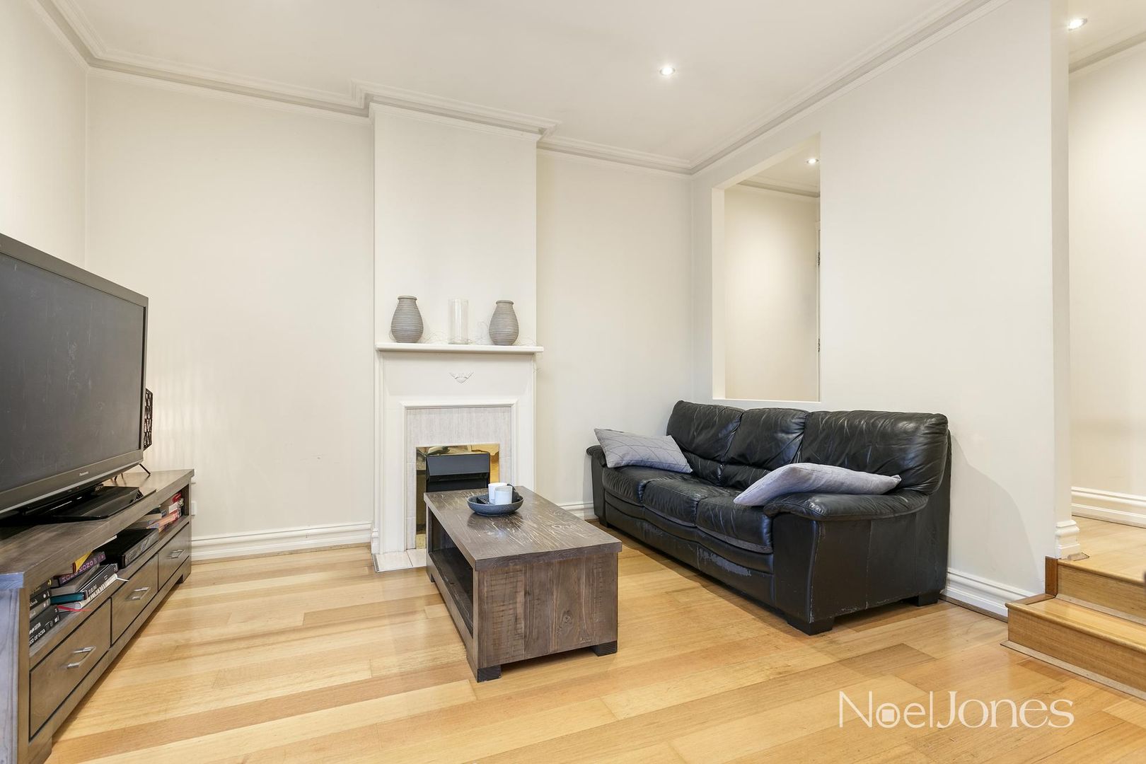 2/14 Launder Street, Hawthorn VIC 3122, Image 2