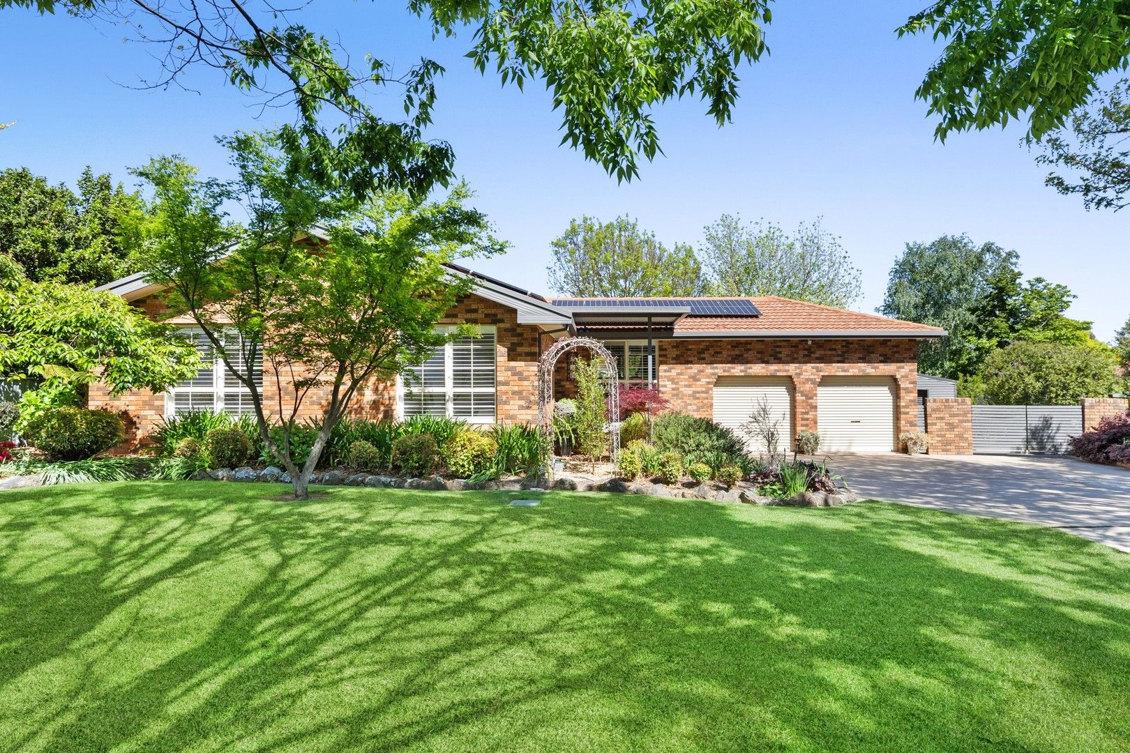 4 bedrooms House in 3 Braemar Circuit ORANGE NSW, 2800