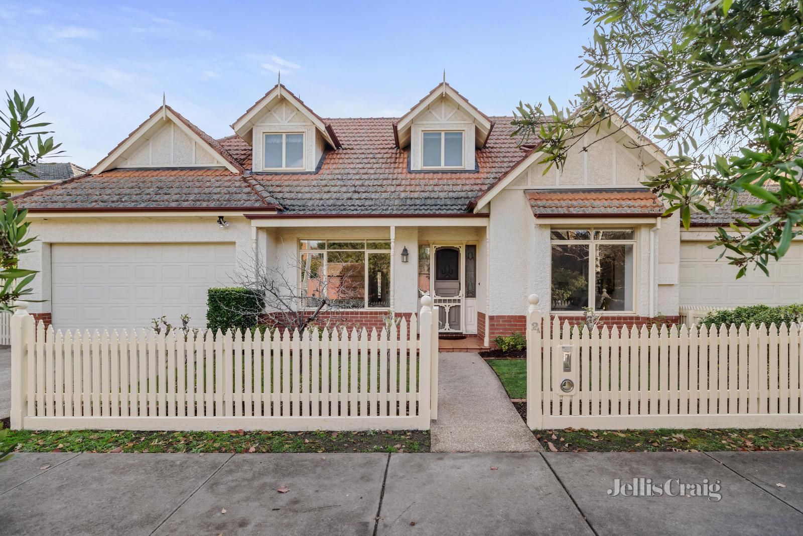 3 bedrooms House in 2A Burnside Avenue CANTERBURY VIC, 3126
