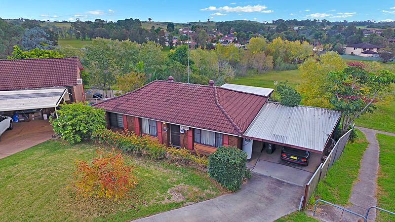 8 Chablis Place, Eschol Park NSW 2558, Image 2