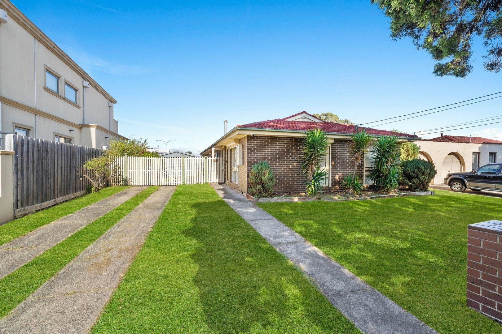 4 bedrooms House in 36 Beau Vorno Avenue KEYSBOROUGH VIC, 3173