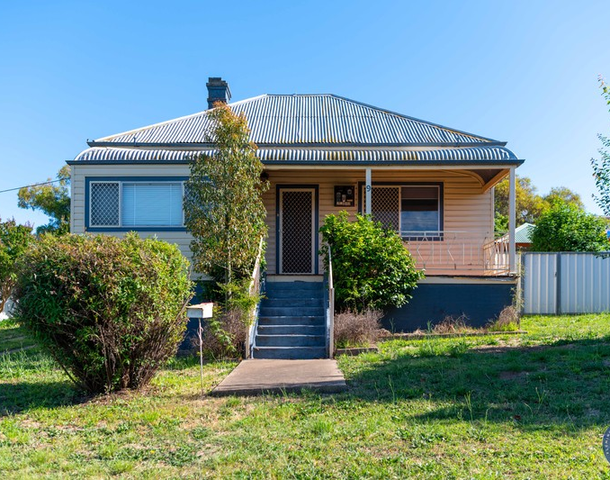 9 Brock Street, Young NSW 2594